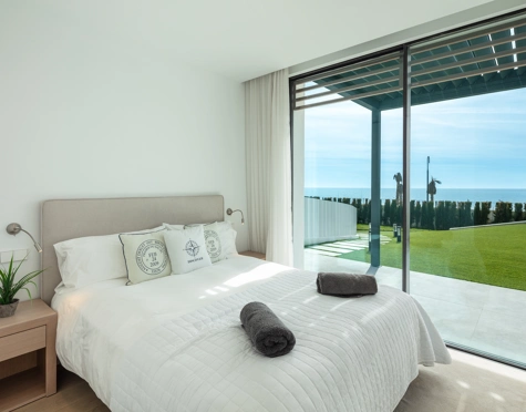Villa for sale in Estepona