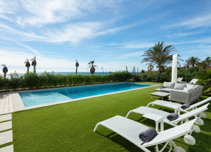 BEACH HOUSE FOR SALE  IN ESTEPONA 