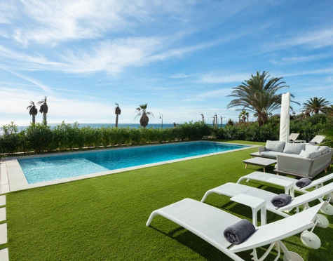 Villa for sale in Estepona