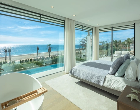 Villa for sale in Estepona