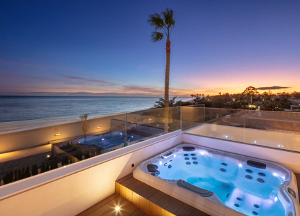 BEACH HOUSE FOR SALE  IN ESTEPONA 