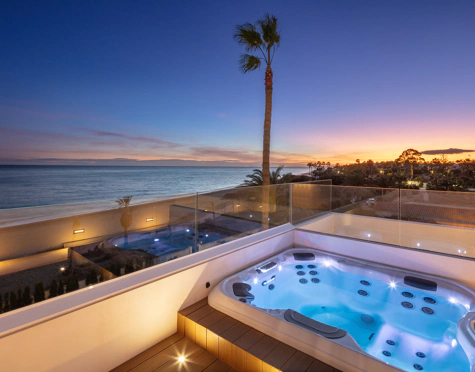 Villa for sale in Estepona