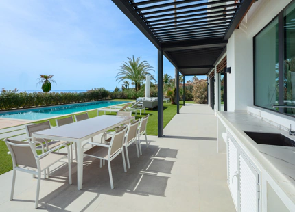BEACH HOUSE FOR SALE  IN ESTEPONA 
