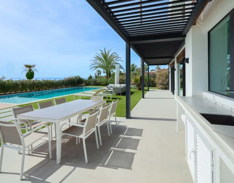 Villa for sale in Estepona