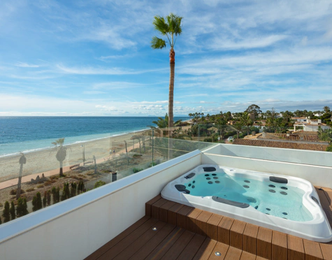 Villa for sale in Estepona