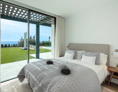 Villa for sale in Estepona