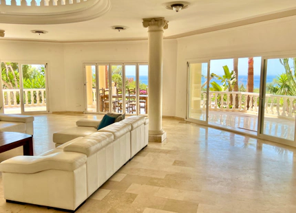 VILLA EN ROCÍO DE NAGÜELES
