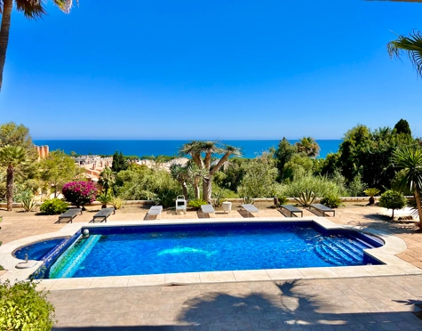 Villa en venta en Rocio de Nagüeles, Marbella Golden Mile