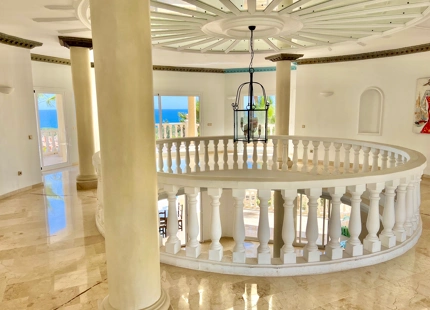 VILLA EN ROCÍO DE NAGÜELES