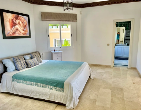Villa en venta en Rocio de Nagüeles, Marbella Golden Mile