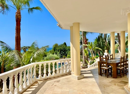 VILLA EN ROCÍO DE NAGÜELES