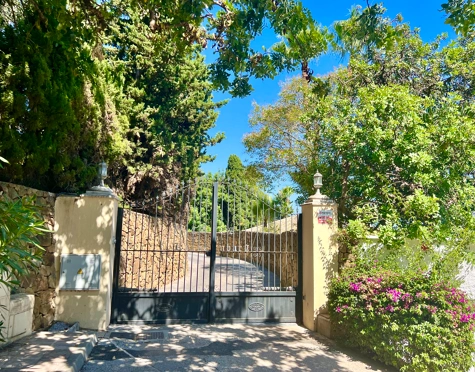 Villa en venta en Rocio de Nagüeles, Marbella Golden Mile