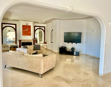 Villa en venta en Rocio de Nagüeles, Marbella Golden Mile