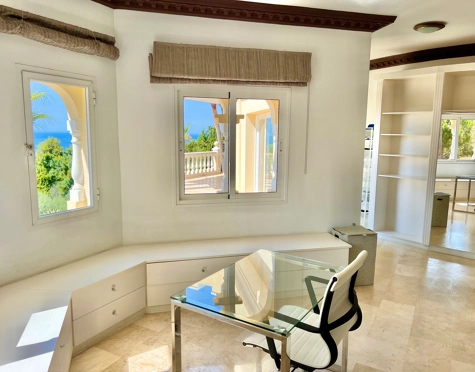 Villa en venta en Rocio de Nagüeles, Marbella Golden Mile