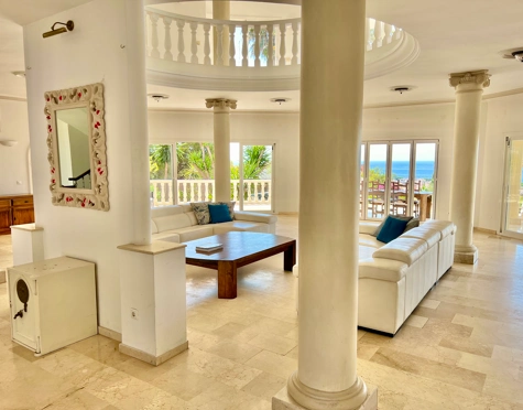 Villa en venta en Rocio de Nagüeles, Marbella Golden Mile