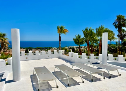 VILLA EN ROCÍO DE NAGÜELES