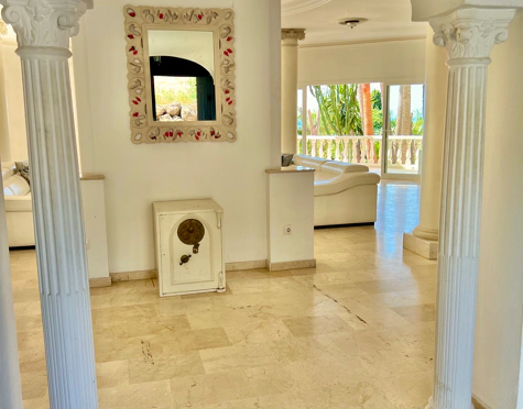 Villa en venta en Rocio de Nagüeles, Marbella Golden Mile