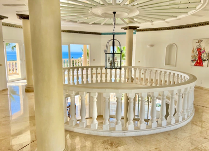 VILLA EN ROCÍO DE NAGÜELES