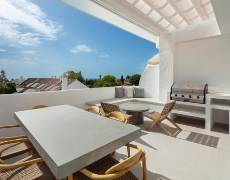 Penthouse for sale in Nueva Andalucia, Marbella