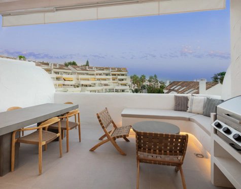 Penthouse for sale in Nueva Andalucia, Marbella