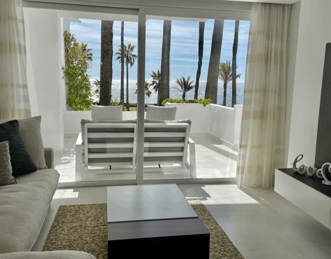 Ground Floor Apartment for sale in Alcazaba Beach, Estepona East