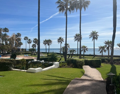 Ground Floor Apartment for sale in Alcazaba Beach, Estepona East