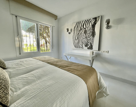 Ground Floor Apartment for sale in Alcazaba Beach, Estepona East
