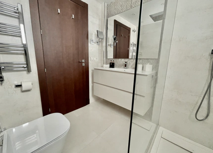 APARTAMENTO EN PLANTA BAJA TOTALMENTE REFORMADA EN ESTEPONA