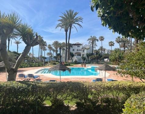 Ground Floor Apartment for sale in Alcazaba Beach, Estepona East