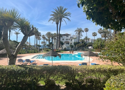 APARTAMENTO EN PLANTA BAJA TOTALMENTE REFORMADA EN ESTEPONA