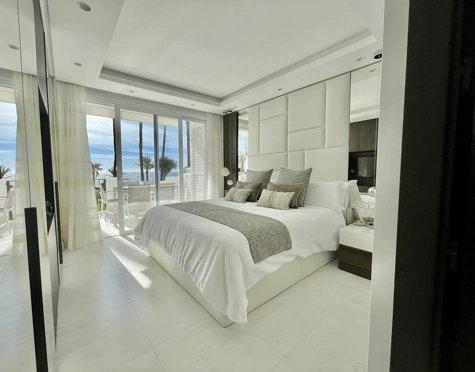 Ground Floor Apartment for sale in Alcazaba Beach, Estepona East