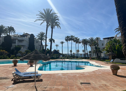 APARTAMENTO EN PLANTA BAJA TOTALMENTE REFORMADA EN ESTEPONA