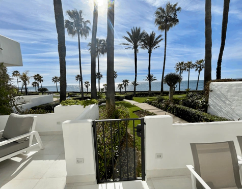 Ground Floor Apartment for sale in Alcazaba Beach, Estepona East