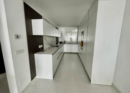 APARTAMENTO EN PLANTA BAJA TOTALMENTE REFORMADA EN ESTEPONA