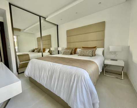 Ground Floor Apartment for sale in Alcazaba Beach, Estepona East
