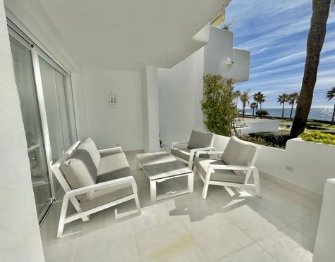 Ground Floor Apartment for sale in Alcazaba Beach, Estepona East