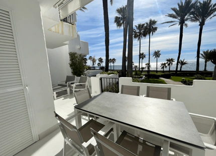 APARTAMENTO EN PLANTA BAJA TOTALMENTE REFORMADA EN ESTEPONA