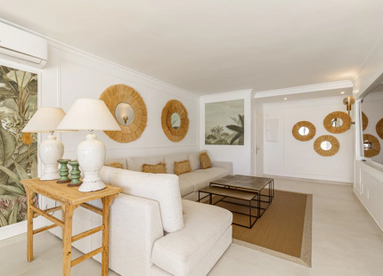 APARTAMENTO EN PRIMERA LINEA DE PLAYA EN VENTA EN ESTEPONA
