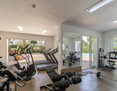 Penthouse for sale in Alcazaba Beach, Estepona East