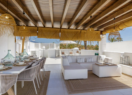 APARTAMENTO EN PRIMERA LINEA DE PLAYA EN VENTA EN ESTEPONA