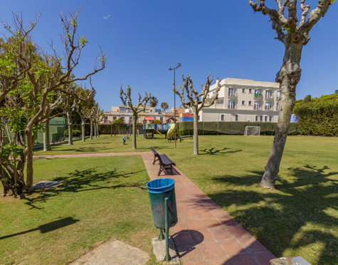 Penthouse for sale in Alcazaba Beach, Estepona East