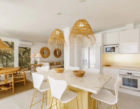 Penthouse for sale in Alcazaba Beach, Estepona East