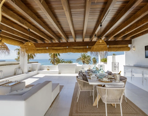 Penthouse for sale in Alcazaba Beach, Estepona East