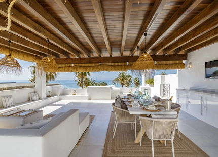 APARTAMENTO EN PRIMERA LINEA DE PLAYA EN VENTA EN ESTEPONA