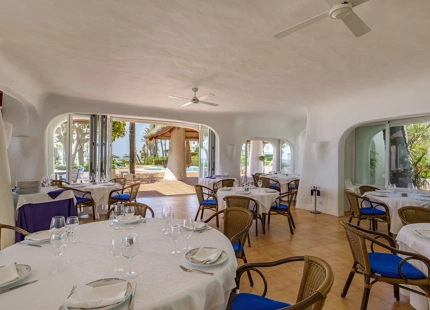 APARTAMENTO EN PRIMERA LINEA DE PLAYA EN VENTA EN ESTEPONA