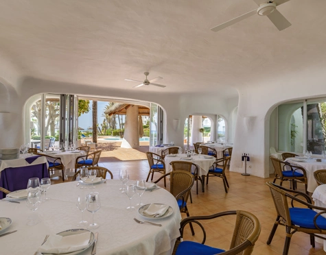 Penthouse for sale in Alcazaba Beach, Estepona East