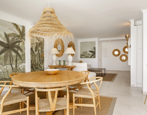 Penthouse for sale in Alcazaba Beach, Estepona East