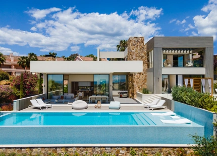 LUXURY VILLA FOR SALE IN NUEVA ANDALUCIA 