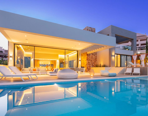 Villa for sale in Nueva Andalucia, Marbella