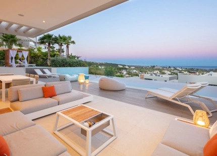 LUXURY VILLA FOR SALE IN NUEVA ANDALUCIA 